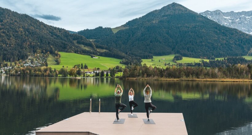 Yoga am Walchsee Quelle: (c) Mathäus Gartner (Pletzer Resorts)