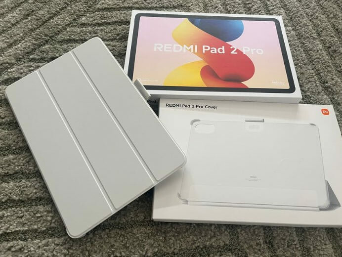 Xiaomi Redmi Pad 2 Pro im Test mit weißem Cover