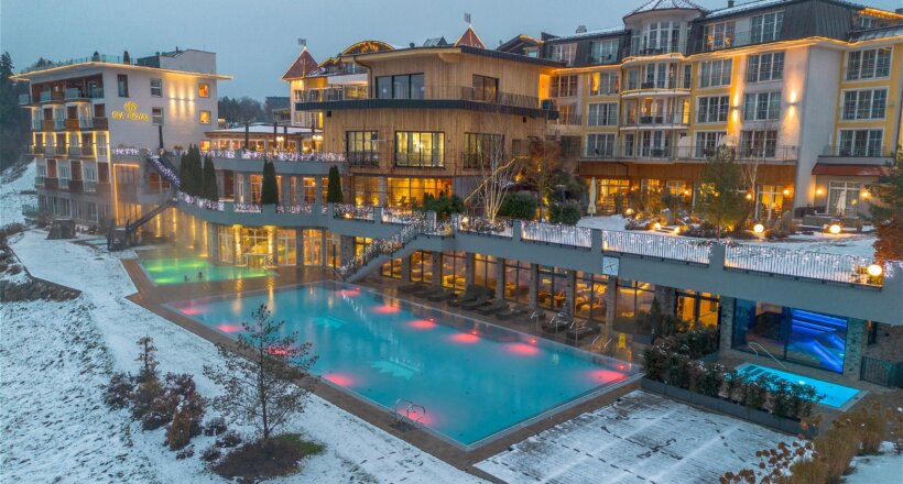 Aussenansicht im Winter Quelle: (Hotel Panorama Royal)